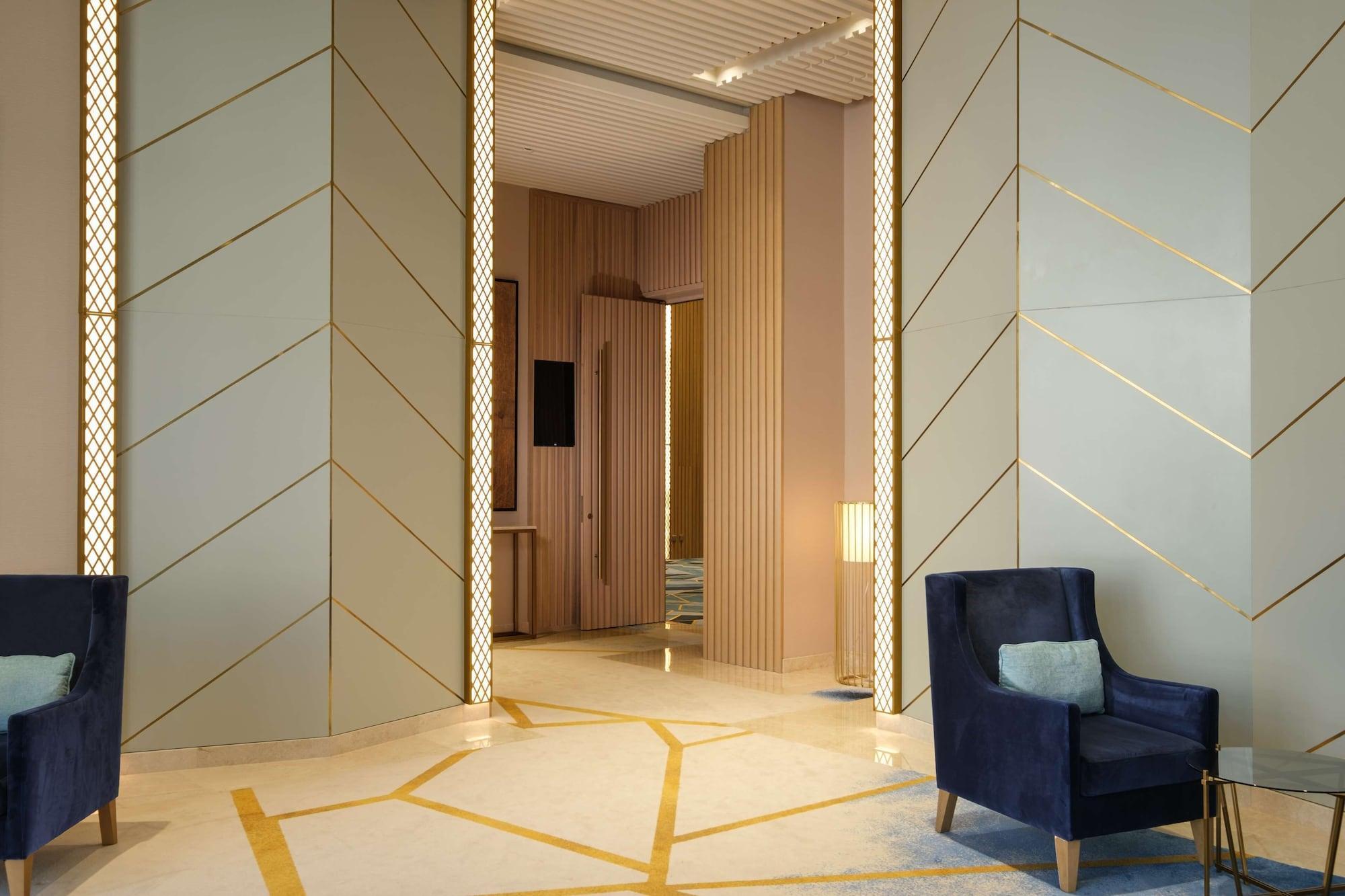 Maani Muscat Hotel & Suites Exterior photo