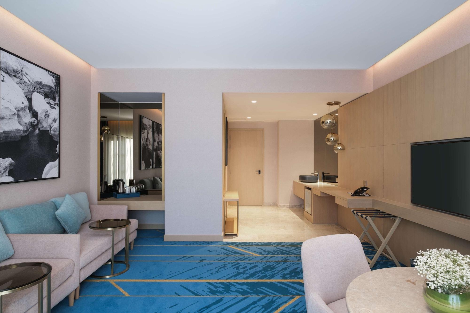 Maani Muscat Hotel & Suites Exterior photo