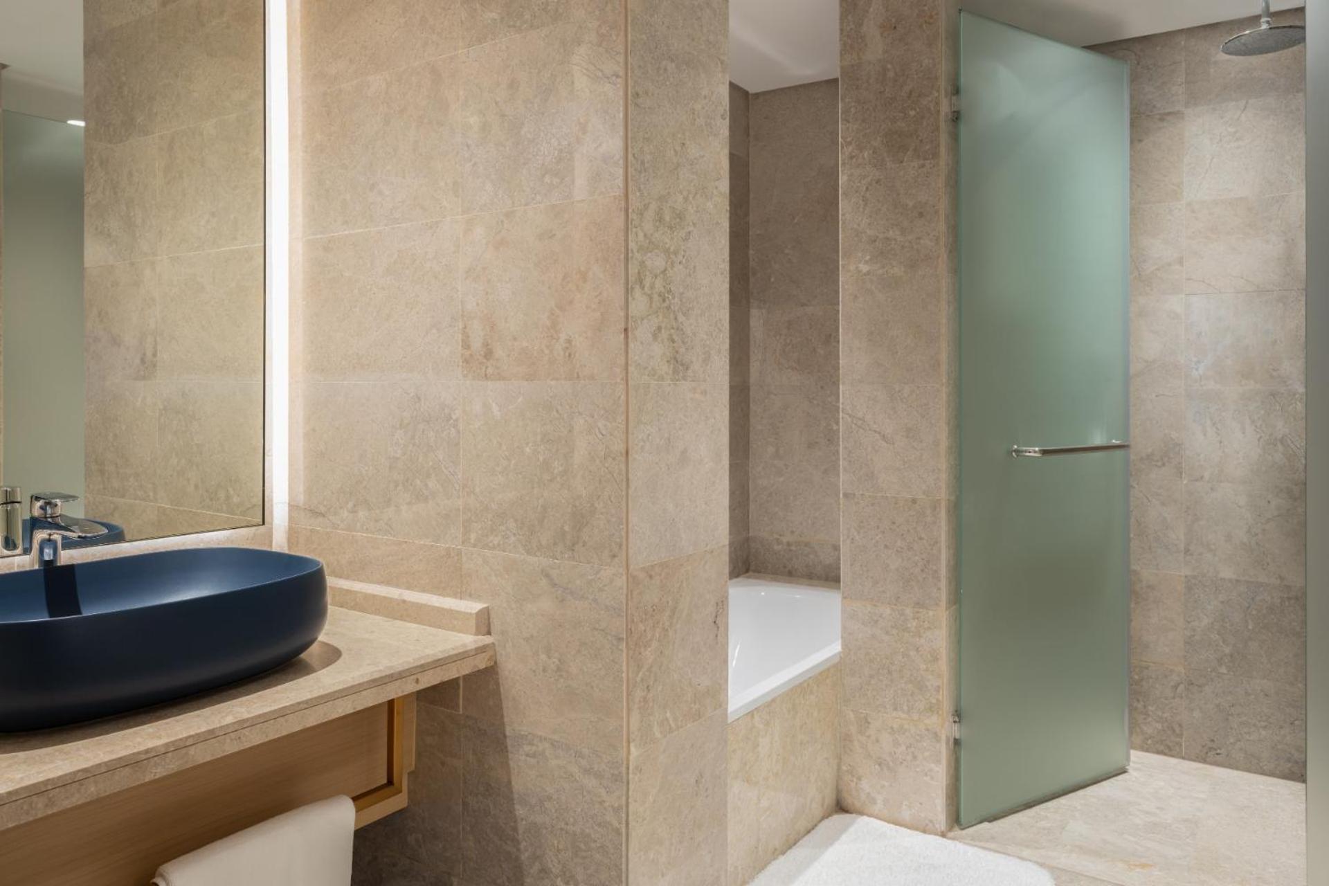 Maani Muscat Hotel & Suites Room photo